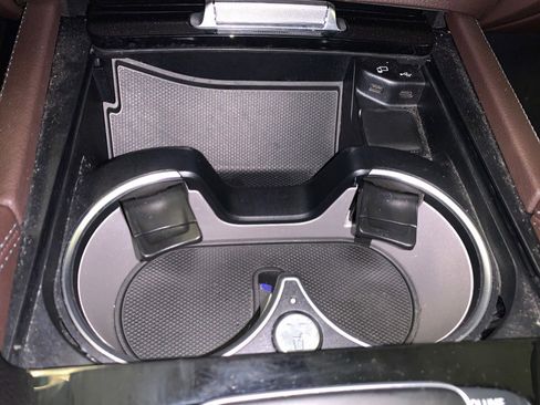 Used 2022 Mercedes-Benz GLS 450 4MATIC image 49