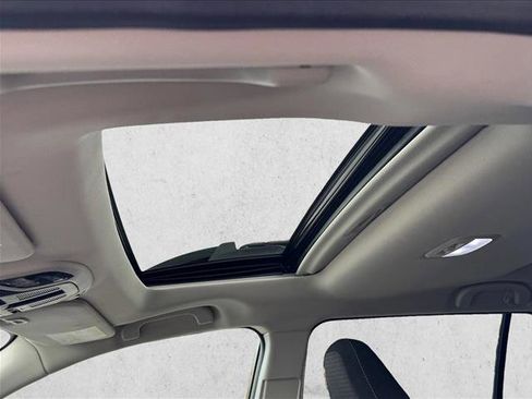 Used 2024 Subaru Outback Premium image 11