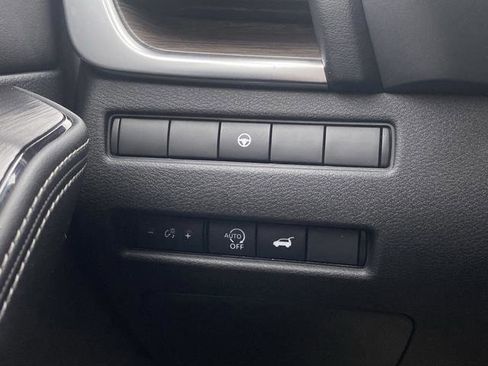 Used 2025 Nissan Rogue Platinum image 26