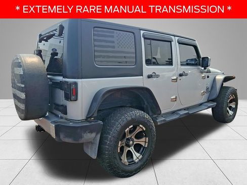 Used 2008 Jeep Wrangler Unlimited Sahara AWD/4WD image 4
