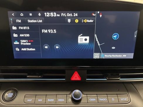 Used 2025 Hyundai Elantra SEL FWD image 14