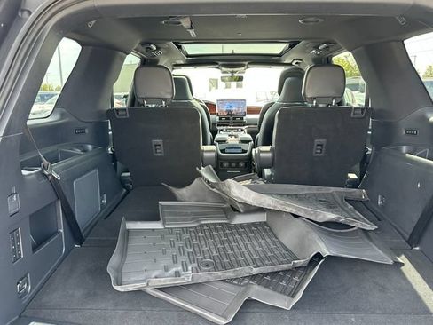 Used 2022 Lincoln Navigator Reserve AWD/4WD image 12