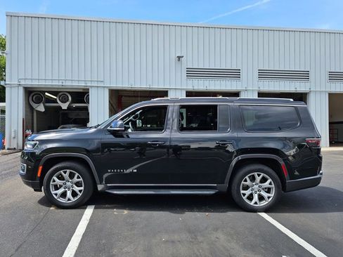 Used 2022 Jeep Wagoneer Series II RWD image 4