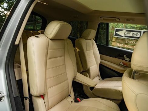 Used 2023 Mercedes-Benz GLS 450 4MATIC image 20