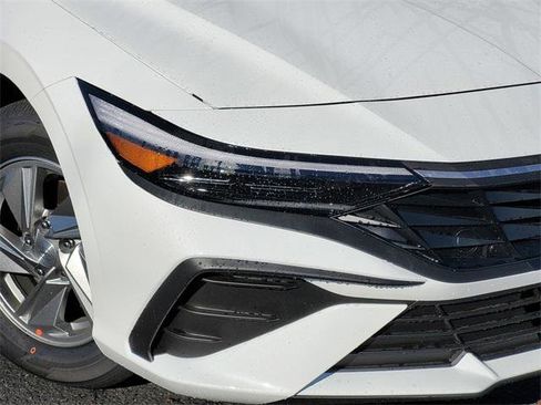 New 2026 Hyundai Elantra SE image 10