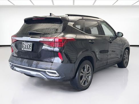 Used 2023 Kia Seltos S w/ Navigation Package FWD image 4