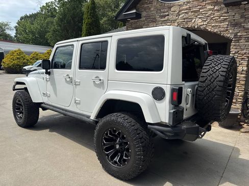 Used 2014 Jeep Wrangler Unlimited Sahara AWD/4WD image 3