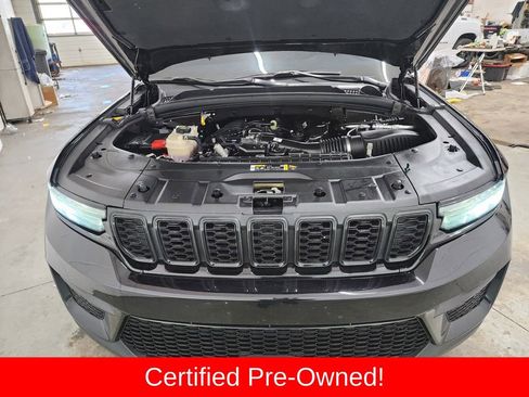 Certified 2025 Jeep Grand Cherokee Altitude AWD/4WD image 34