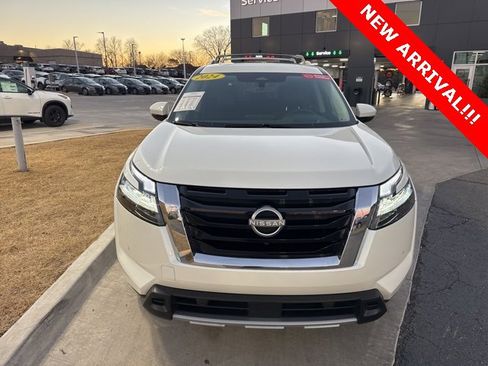 Certified 2024 Nissan Pathfinder Platinum w/ Cargo Package image 2