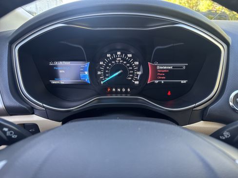 Used 2016 Ford Fusion SE w/ Equipment Group 202A FWD image 21