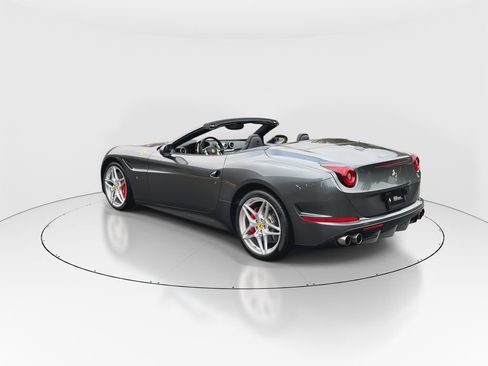 Used 2015 Ferrari California T image 6