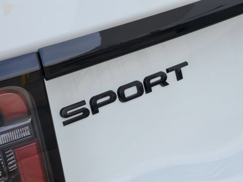 New 2025 Land Rover Discovery Sport Dynamic SE AWD/4WD image 32