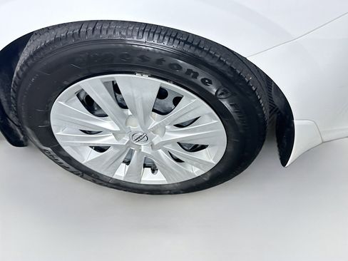 Used 2025 Nissan Sentra S FWD image 11