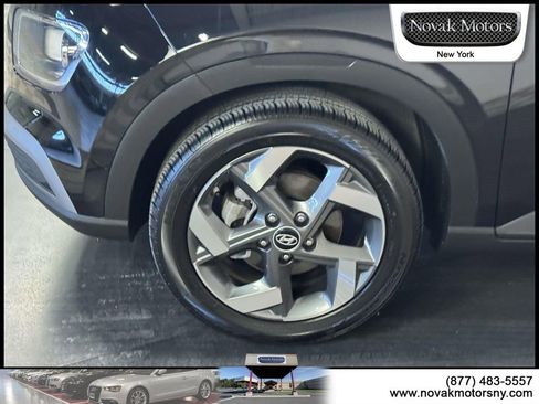 Used 2025 Hyundai Venue SEL image 5