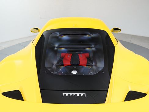 Certified 2022 Ferrari F8 Tributo RWD image 9