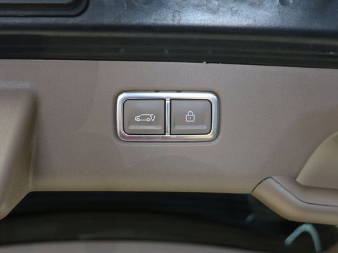 Used 2024 Kia EV9 GT-Line AWD/4WD image 44