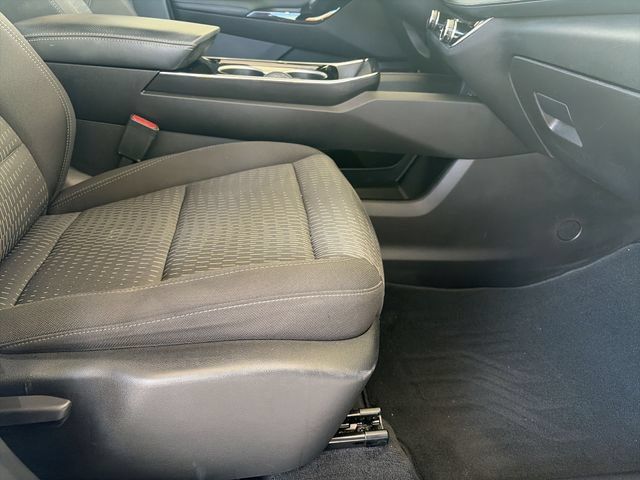 Used 2025 Chevrolet Equinox LT FWD image 27