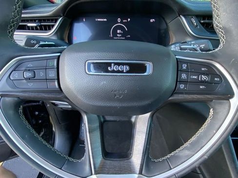 Used 2025 Jeep Grand Cherokee L Limited image 18
