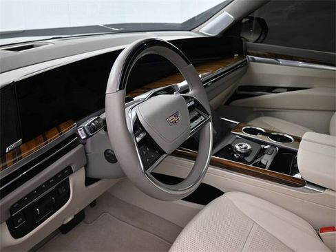 Used 2025 Cadillac Escalade Sport Platinum image 18