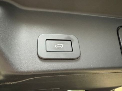 Used 2024 Land Rover Range Rover Evoque S image 25