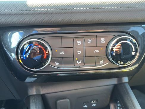 New 2026 Chevrolet TrailBlazer LT w/ LT Cold Weather Package FWD image 19