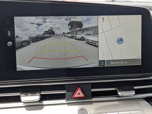 New 2025 Hyundai Elantra Limited image 11