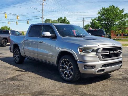 Used 2019 RAM 1500 Laramie AWD/4WD image 2