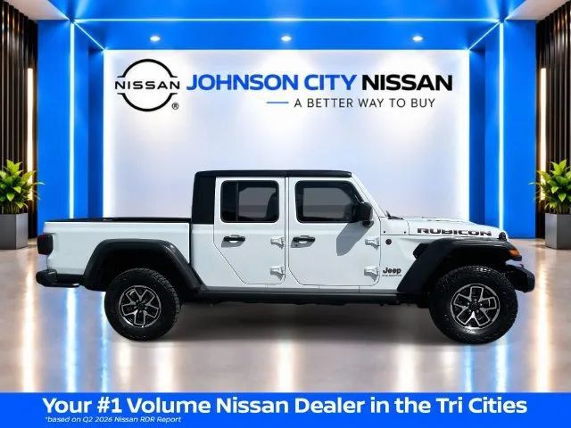 Used 2025 Jeep Gladiator Rubicon w/ Safety Group AWD/4WD image 3