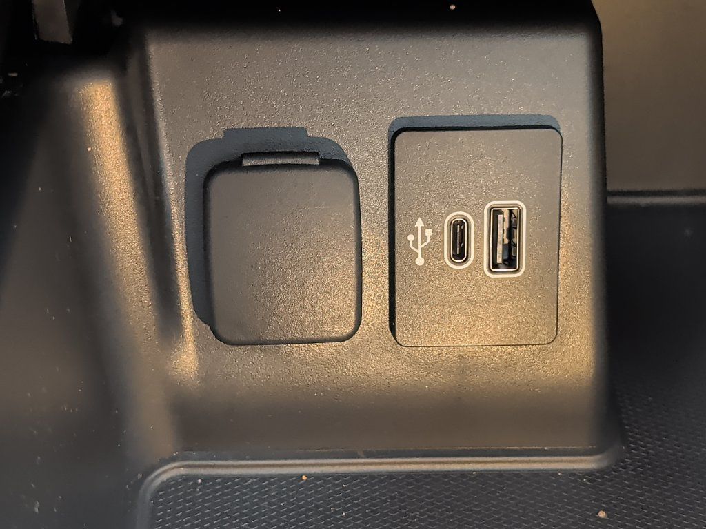 Used 2025 Ford Explorer ST AWD/4WD image 28