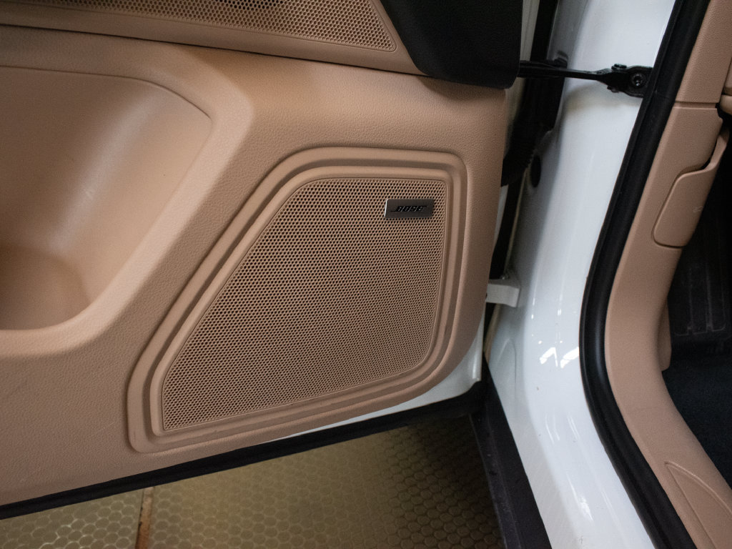 Certified 2023 Porsche Macan AWD/4WD image 19