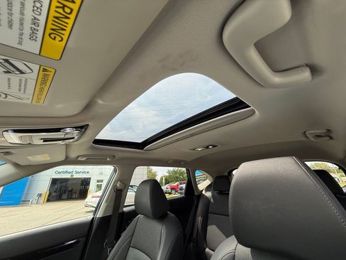Used 2025 Kia Seltos EX w/ EX Sunroof Package AWD/4WD image 18