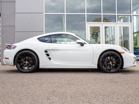 Used 2025 Porsche 718 Cayman w/ Sport Chrono Package image 4