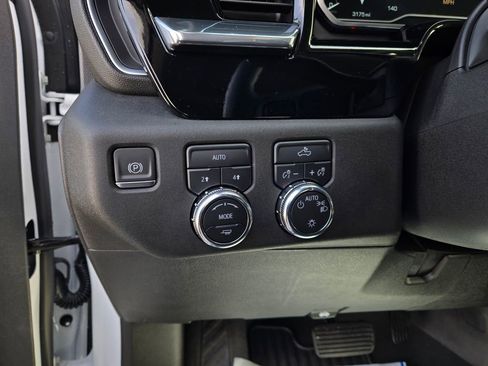 Used 2023 GMC Sierra 1500 SLE image 13