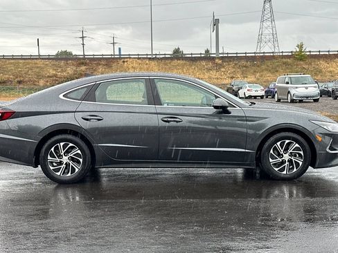 Used 2023 Hyundai Sonata Blue FWD image 2