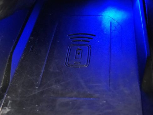 Used 2023 BMW X6 xDrive40i w/ M Sport Package image 36