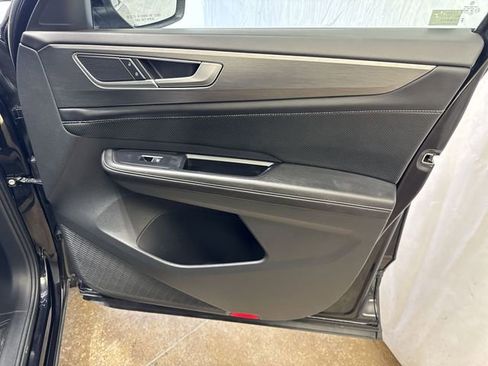 Used 2024 Volkswagen Atlas Cross Sport SE image 25