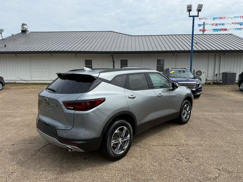 Used 2024 Chevrolet Blazer LT w/ Convenience Package FWD image 5