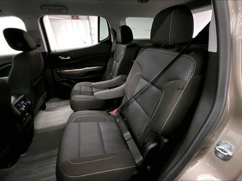 Used 2023 GMC Acadia SLE w/ Driver Convenience Package FWD image 24