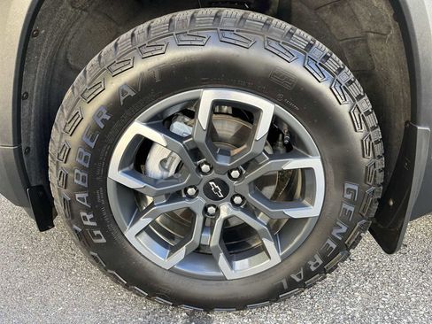 Certified 2025 Chevrolet Equinox ACTIV w/ Safety and Technology Package image 32