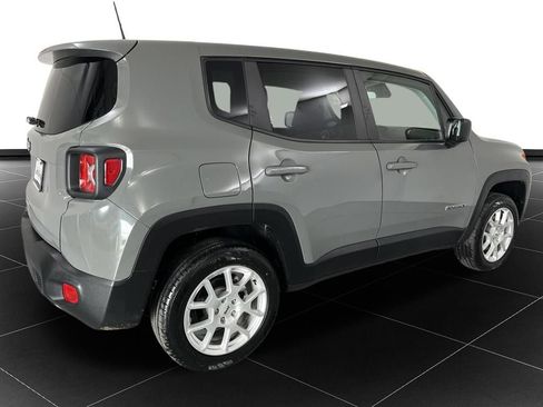 Used 2023 Jeep Renegade Latitude AWD/4WD image 5