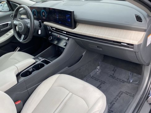 Used 2025 Hyundai Sonata SEL FWD image 10