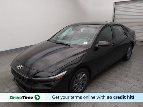 Used 2025 Hyundai Elantra Hybrid FWD image 1