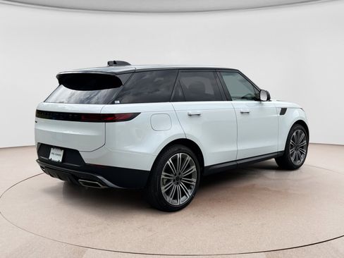 Used 2026 Land Rover Range Rover Sport SE AWD/4WD image 5