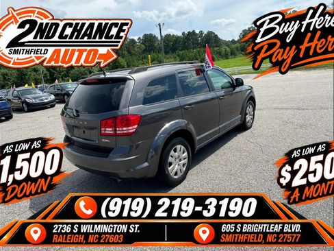 Used 2018 Dodge Journey SE w/ Connectivity Group FWD image 5