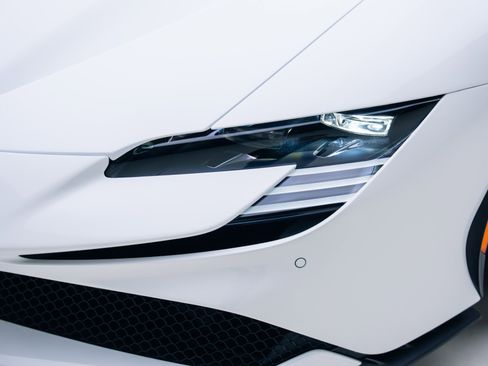 Used 2024 Ferrari SF90 Spider image 12