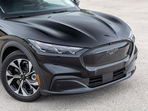 Certified 2025 Ford Mustang Mach-E Select AWD/4WD image 2