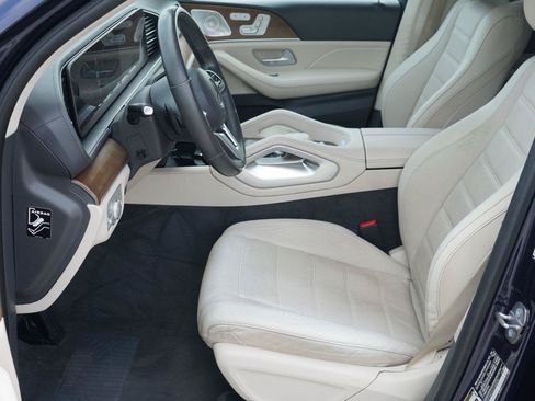 Used 2020 Mercedes-Benz GLS 450 4MATIC image 10