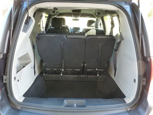 Used 2017 Dodge Grand Caravan SXT FWD image 14