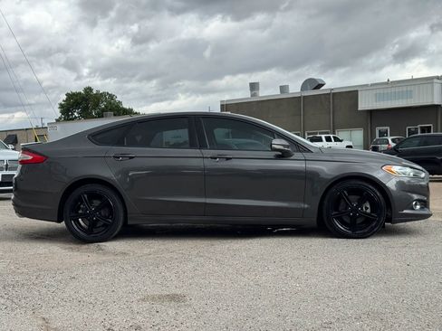 Used 2016 Ford Fusion SE FWD image 8