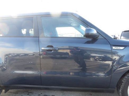 Used 2015 Kia Soul + FWD image 21